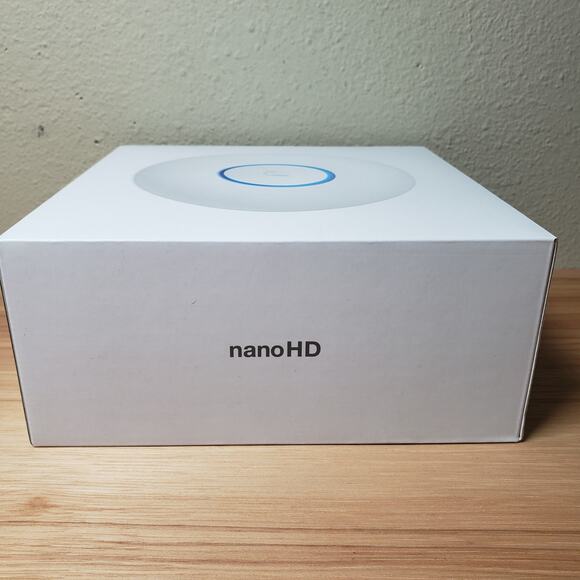 Ubiquiti Network niFi nanoHD Access Point White Wifi Internet Compact New in Box - Picture 2 of 8